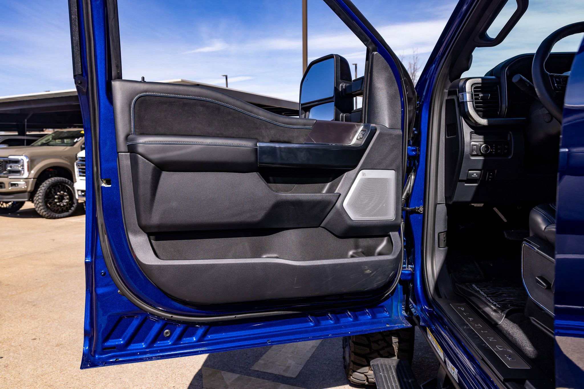 Used 2026 Ford F450 Platinum w/ FX4 Off-Road Package image 36