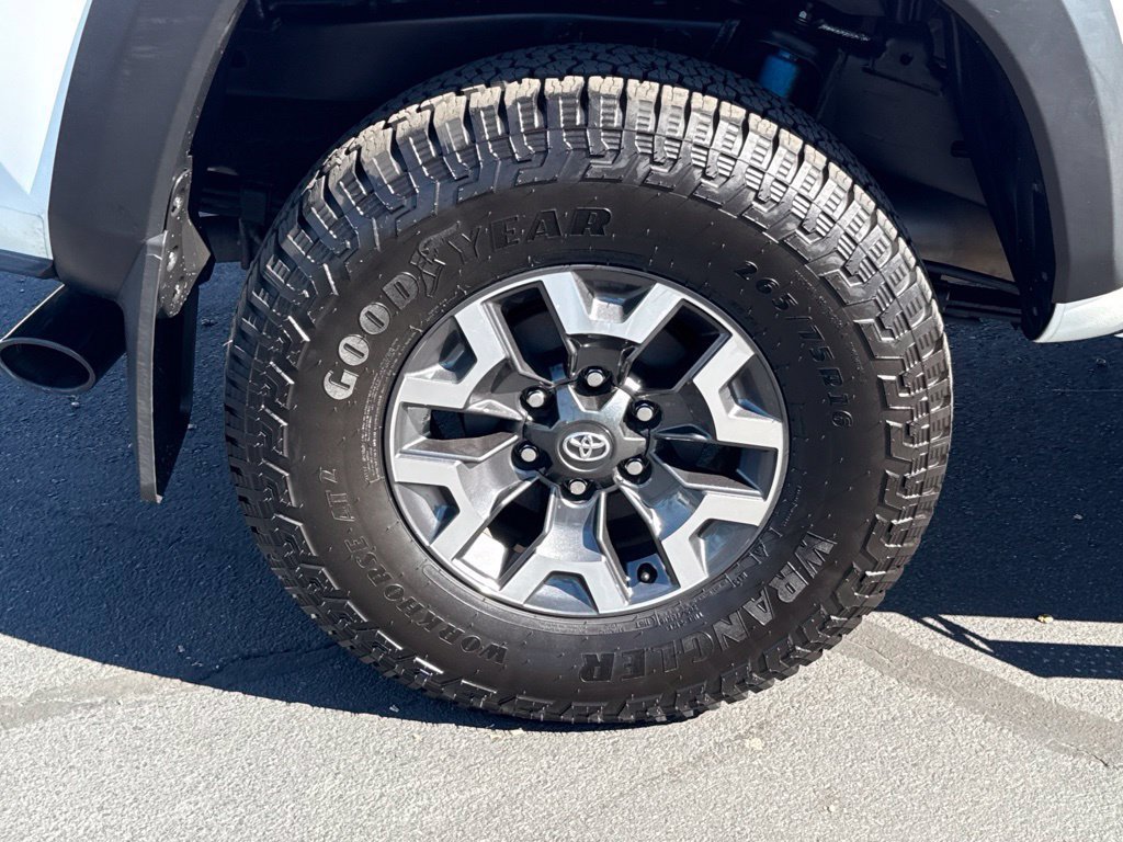 Used 2021 Toyota Tacoma TRD Off-Road w/ TRD Premium Off Road Package AWD/4WD image 14