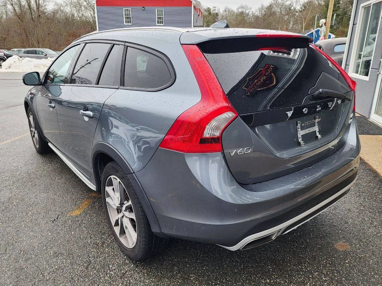 Used 2018 Volvo V60 T5 Cross Country AWD/4WD image 7