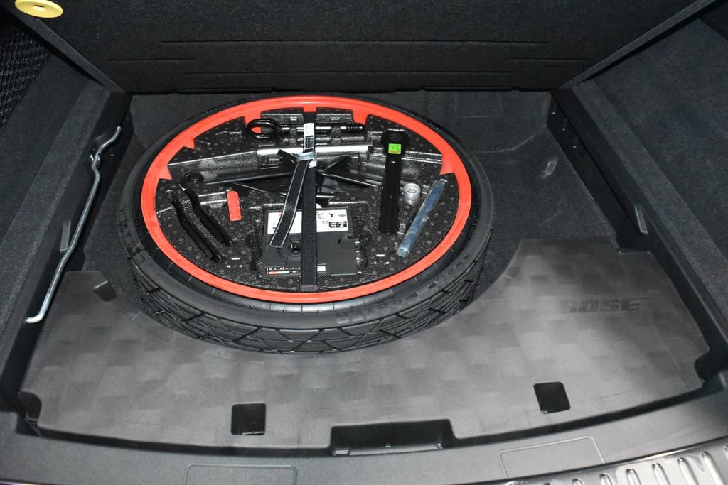 Certified 2025 Porsche Cayenne image 34