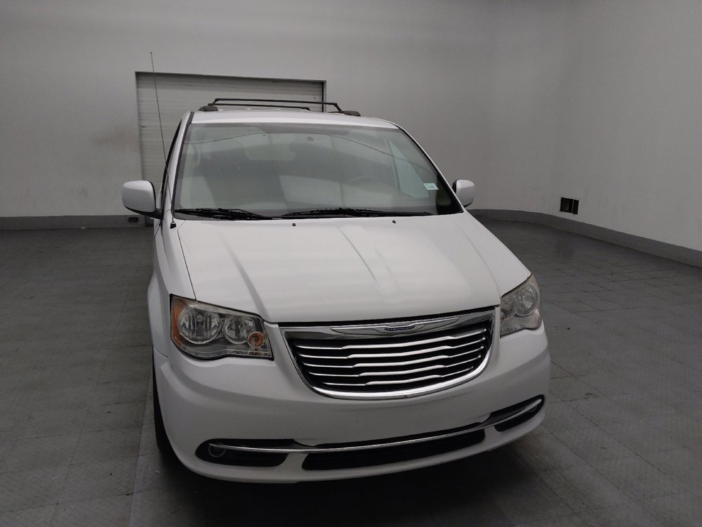 Used 2016 Chrysler Town & Country Touring w/ Driver Convenience Group image 14