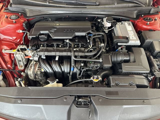 Used 2021 Hyundai Elantra Limited FWD image 28