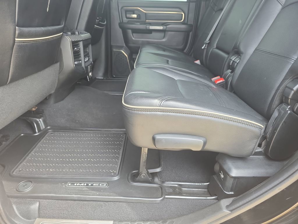 Used 2020 RAM 2500 Limited w/ Black Appearance Package AWD/4WD image 14