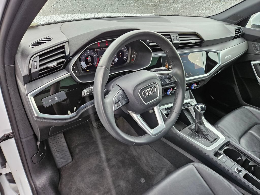 Used 2025 Audi Q3 2.0T Premium AWD/4WD image 30