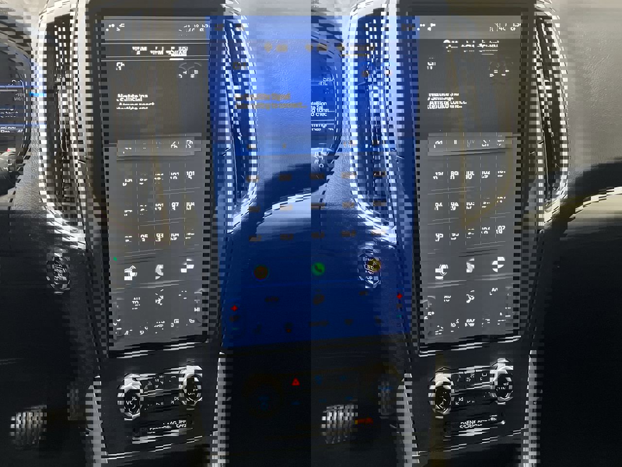 Used 2023 Ford Edge SEL w/ Sport Appearance Package image 16