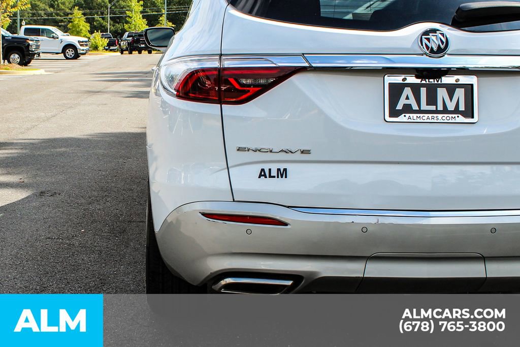 Used 2024 Buick Enclave Premium image 13