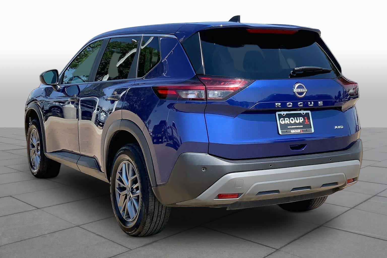 Used 2023 Nissan Rogue S AWD/4WD image 12
