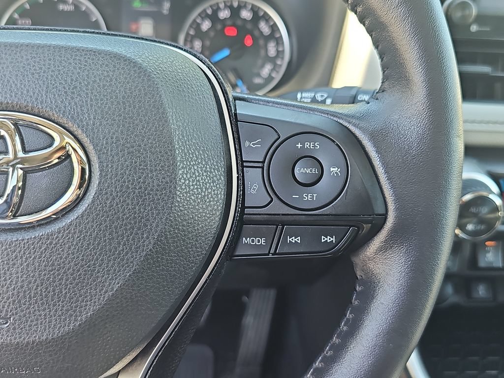 Used 2021 Toyota RAV4 XLE w/ Convenience Package AWD/4WD image 18