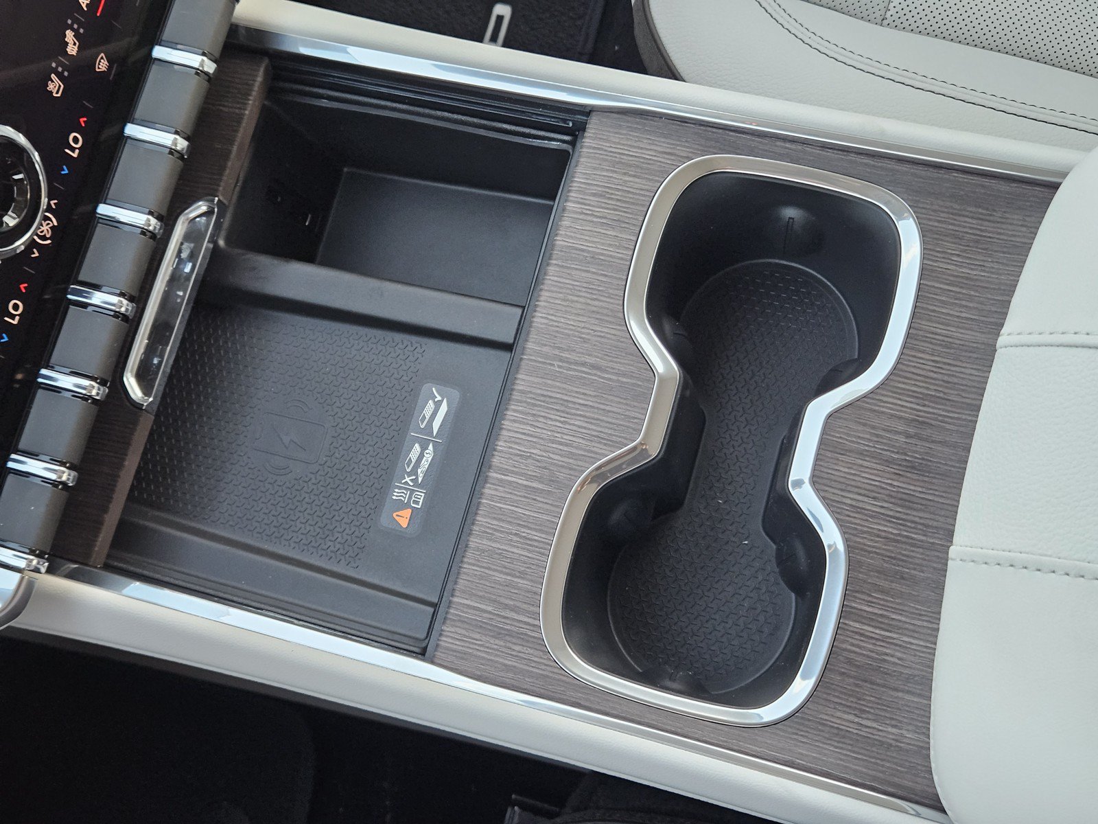 New 2027 GMC Acadia Denali FWD image 15