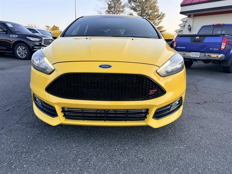 Used 2017 Ford Focus ST image 2