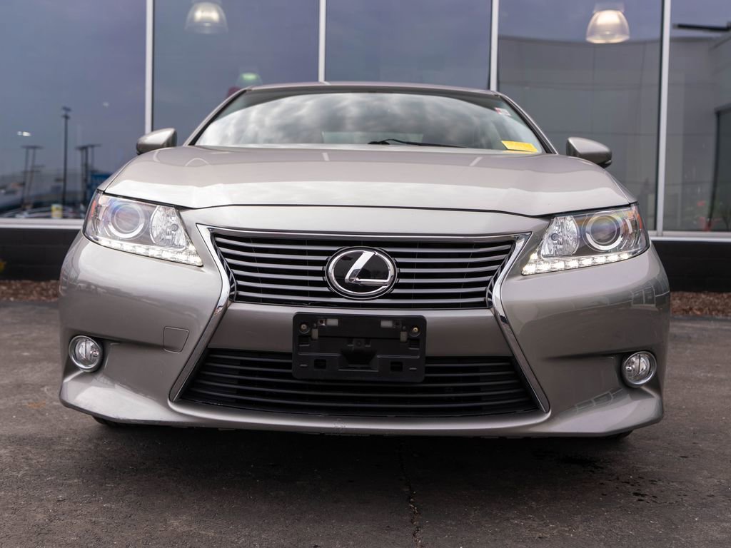 Used 2015 Lexus ES 350 w/ Premium Package FWD image 2