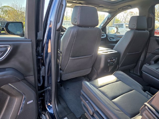 Used 2023 Chevrolet Tahoe High Country AWD/4WD image 22