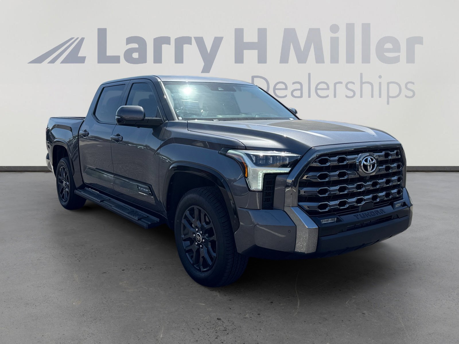 Used 2023 Toyota Tundra Platinum AWD/4WD image 7