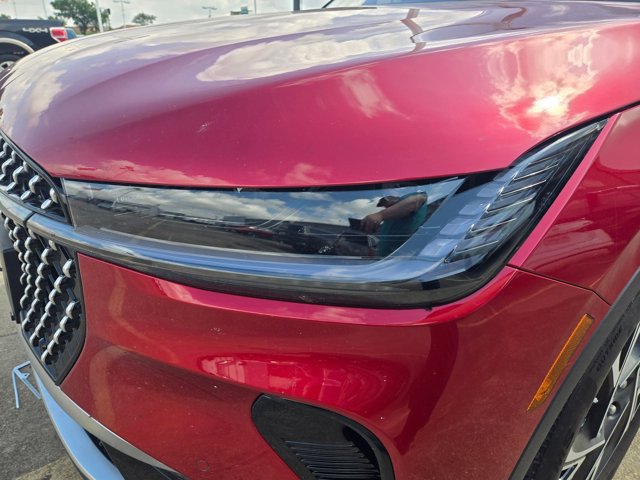 Used 2025 Lincoln Nautilus Premier w/ Equipment Group 102A image 9