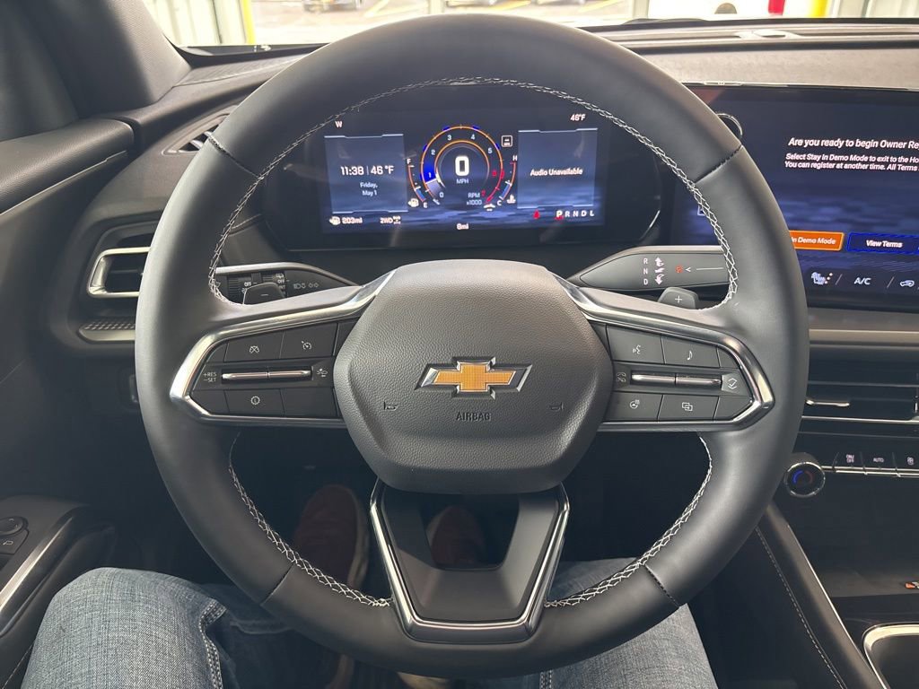 New 2026 Chevrolet Traverse LT w/ Driver Confidence Package AWD/4WD image 9