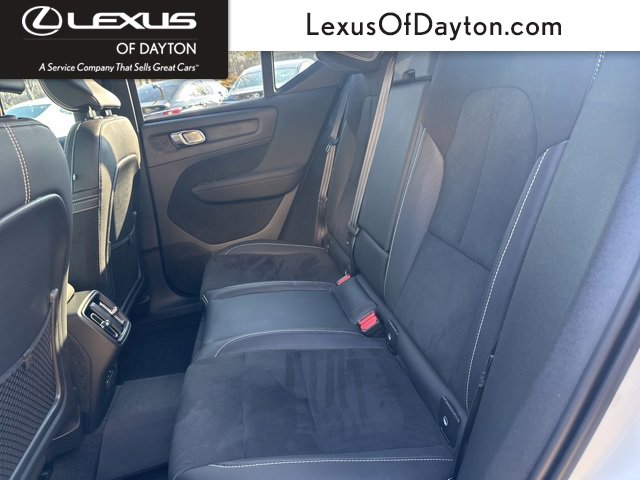 Used 2021 Volvo XC40 T5 R-Design w/ Climate Package image 36