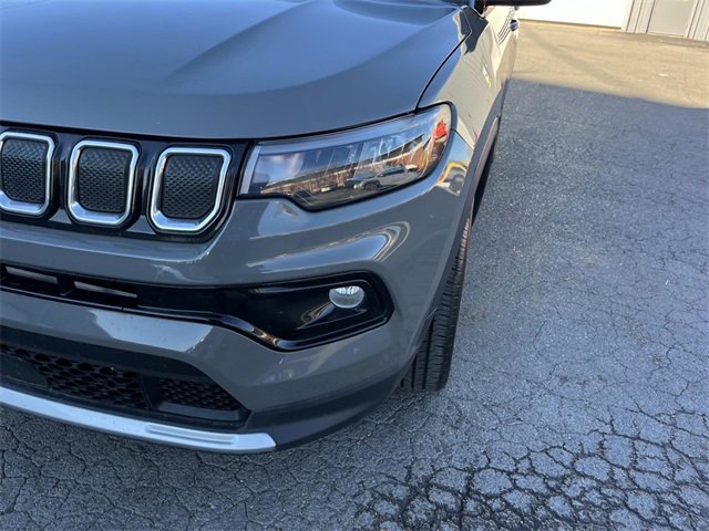 Used 2022 Jeep Compass Limited image 9