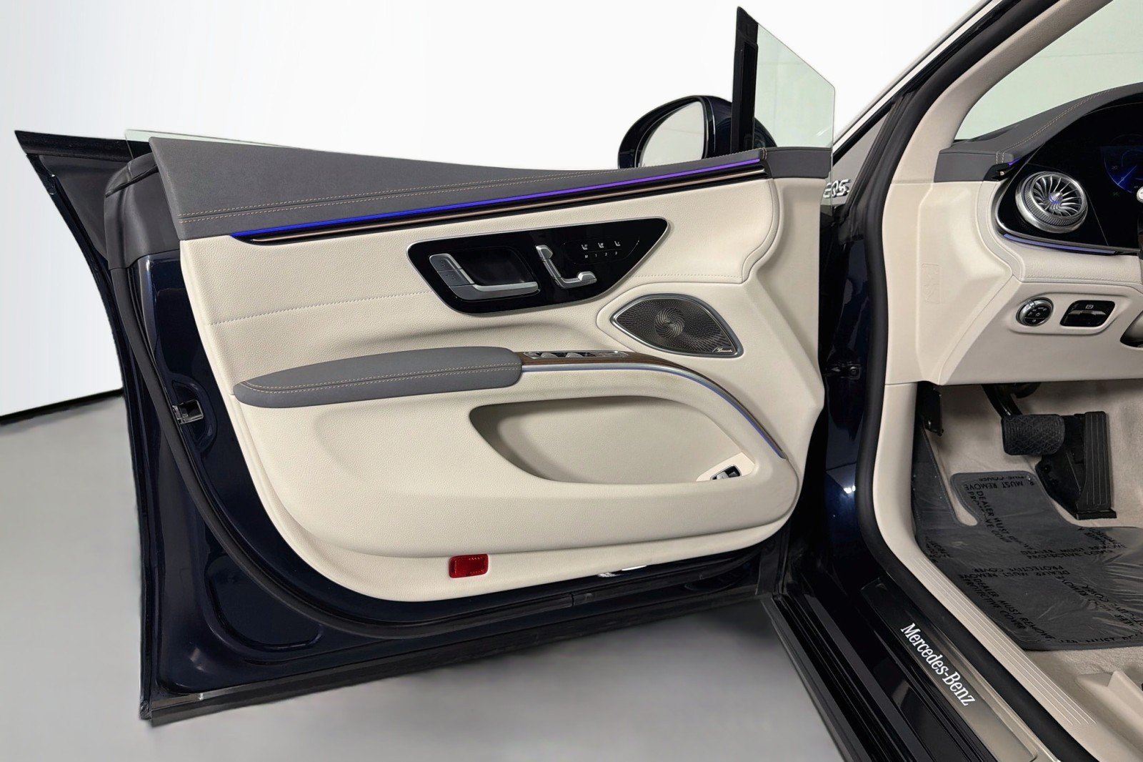 Certified 2023 Mercedes-Benz EQS 580 4MATIC Sedan image 21