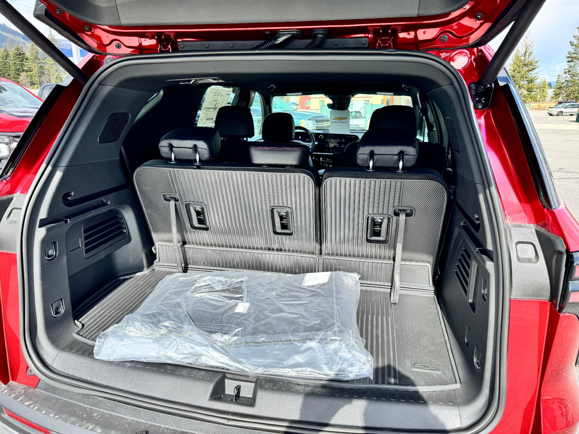 New 2026 Chevrolet Traverse Z71 w/ Enhanced Driving Package AWD/4WD image 18