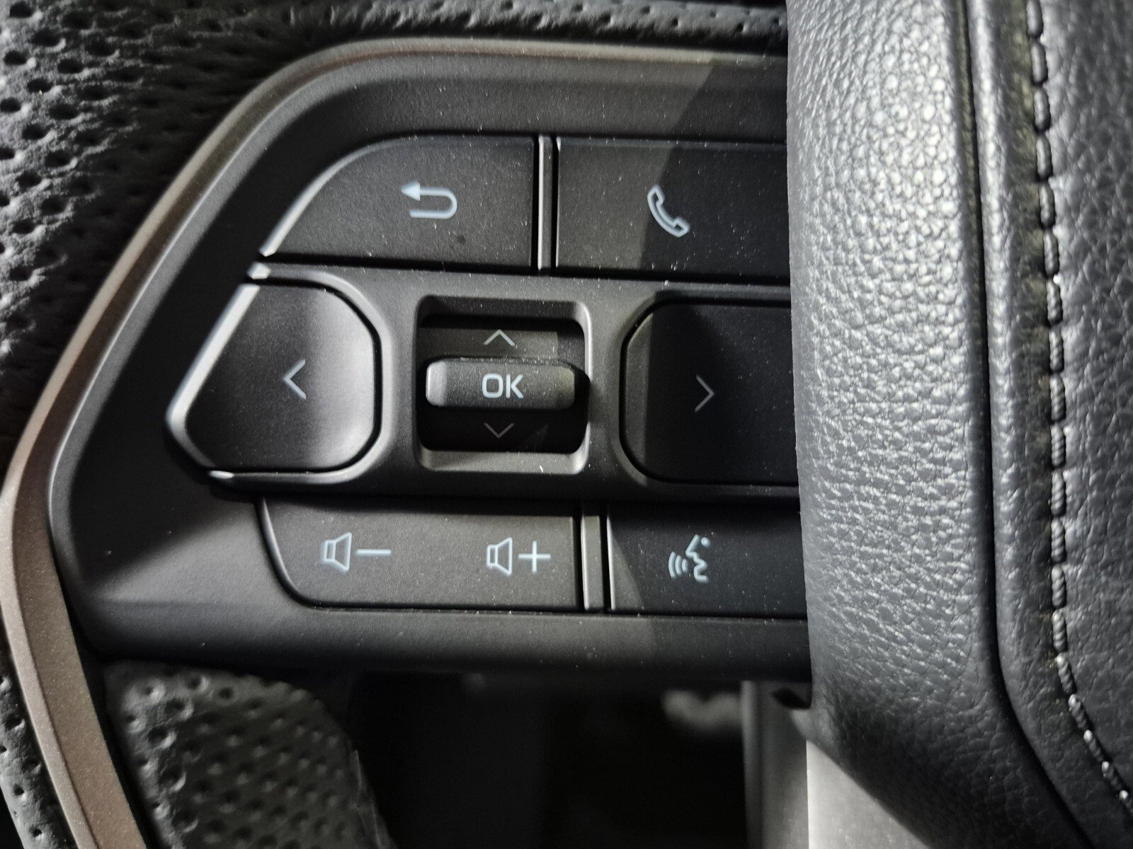 New 2025 Toyota Tacoma TRD Sport image 24