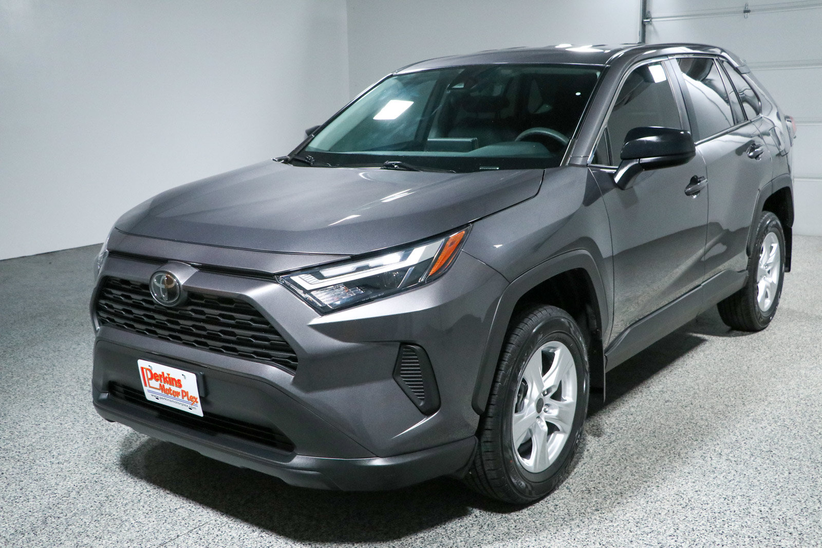 Used 2024 Toyota RAV4 LE FWD image 30
