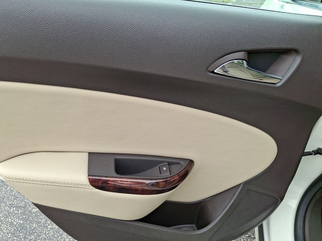 Used 2014 Buick Verano Convenience FWD image 19