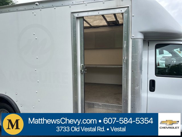 Used 2022 Chevrolet Express 3500 Work Van w/ Power Convenience Package image 8