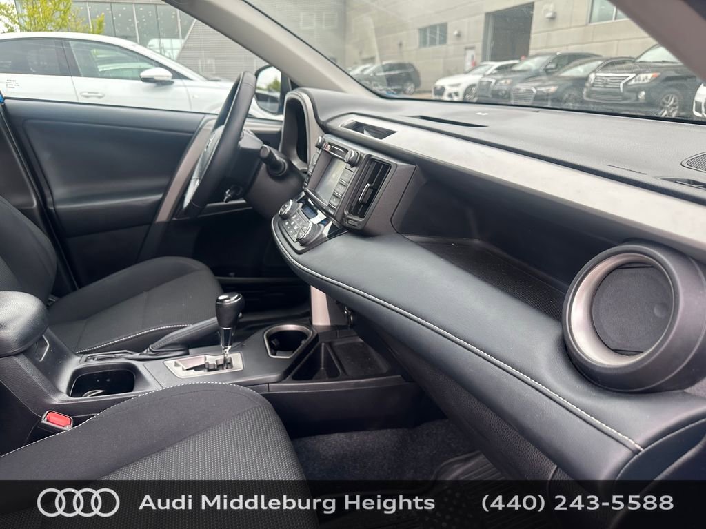 Used 2018 Toyota RAV4 XLE AWD/4WD image 27