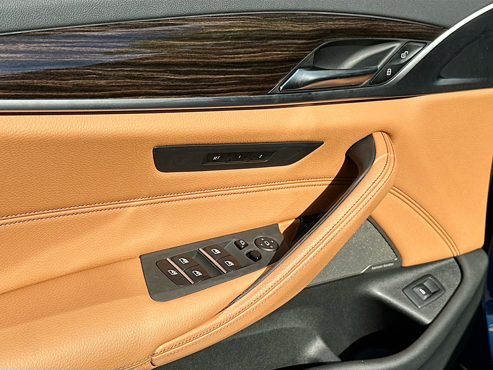 Used 2023 BMW 540i w/ Premium Package image 18