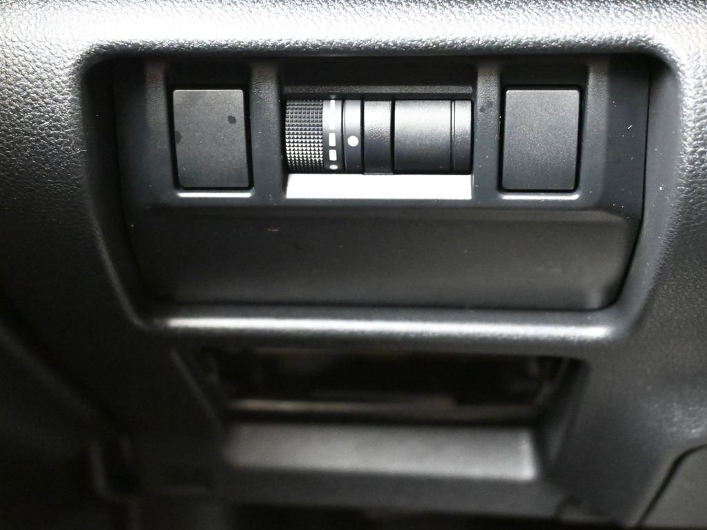 Used 2024 Subaru Crosstrek 2.0i Premium image 24