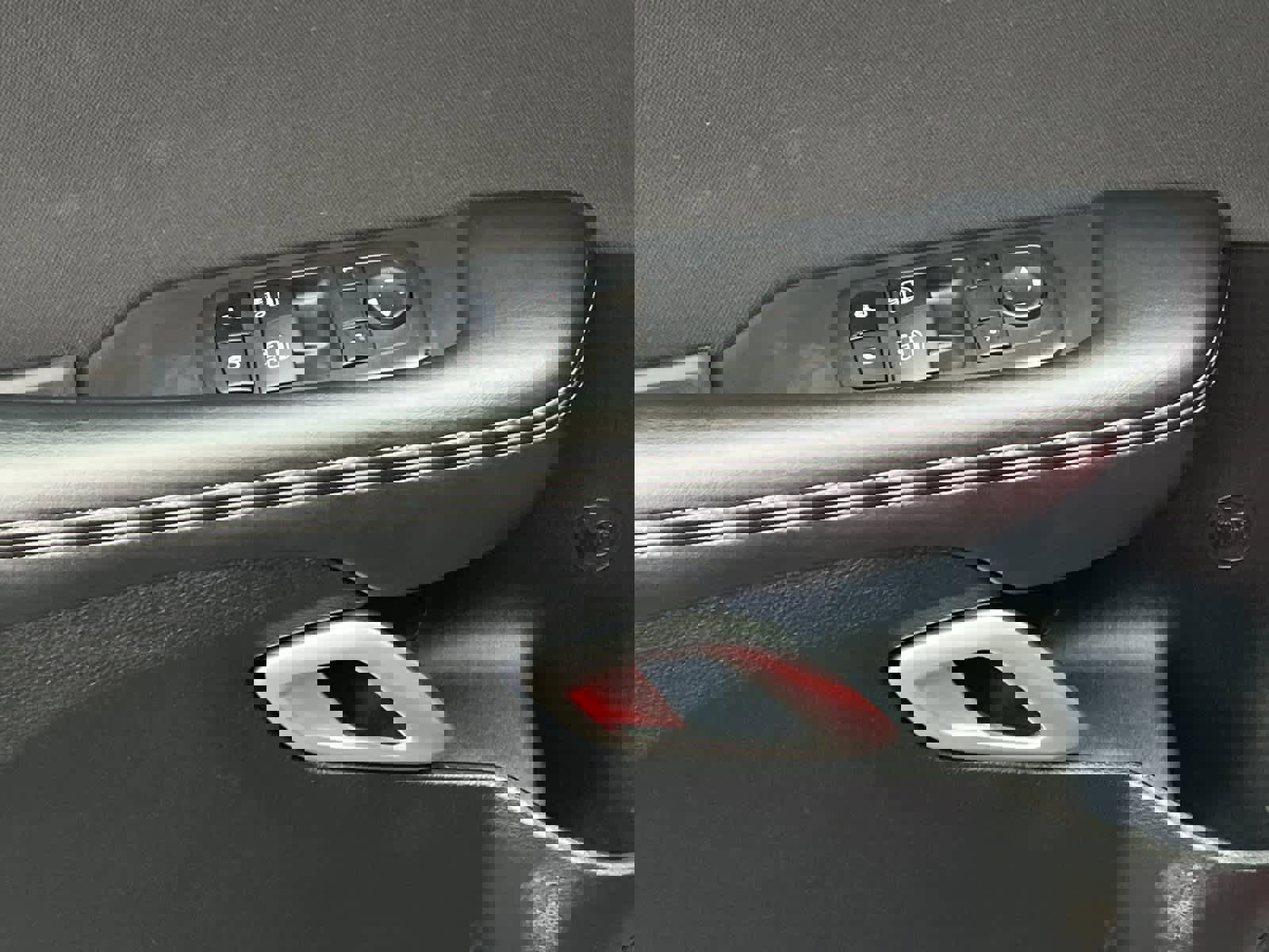 Used 2023 Dodge Challenger SXT w/ Blacktop Package image 13