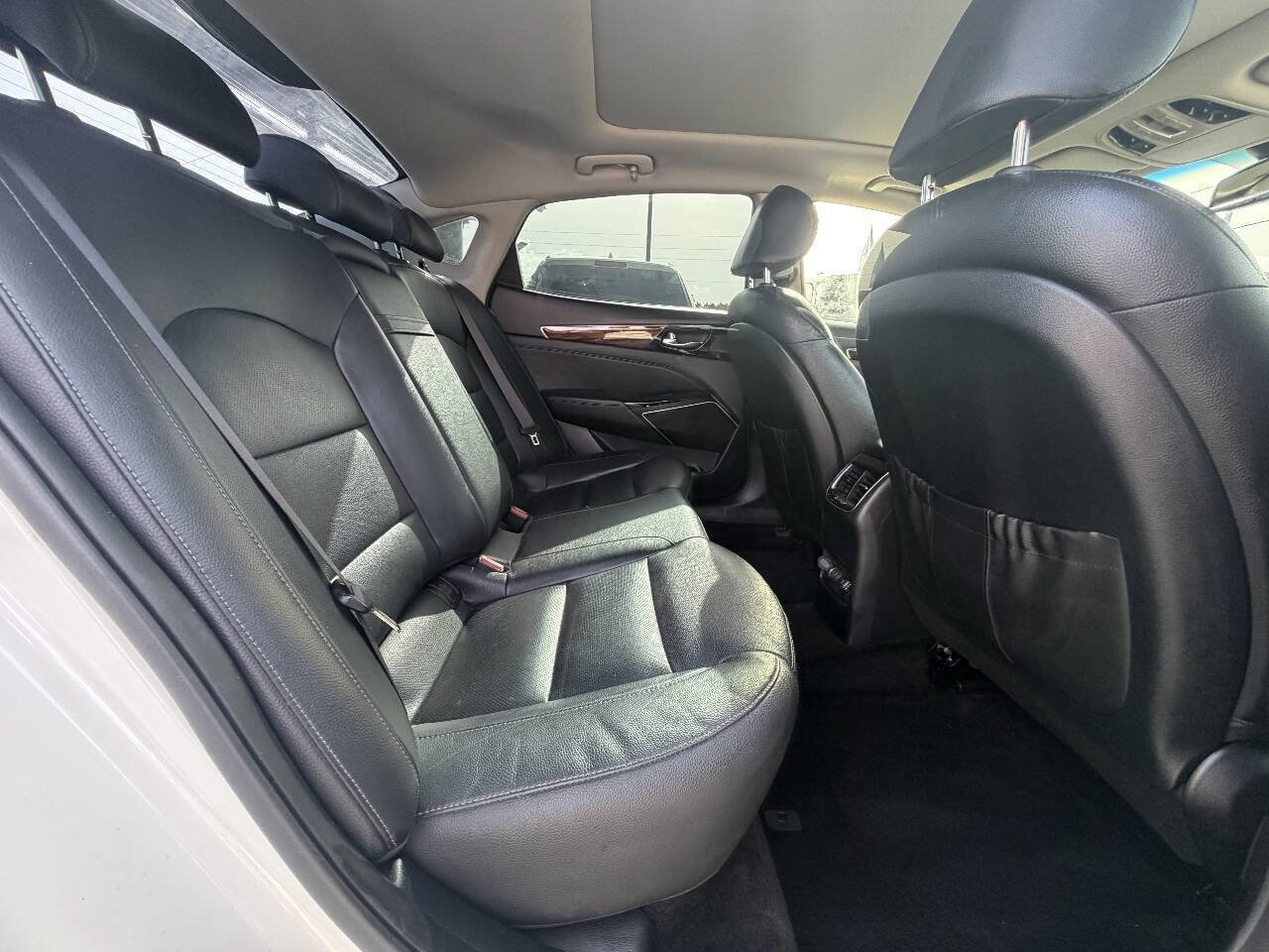 Used 2017 Kia Cadenza Premium FWD image 23