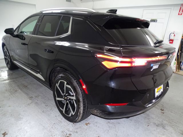 Used 2025 Chevrolet Equinox EV LT image 16