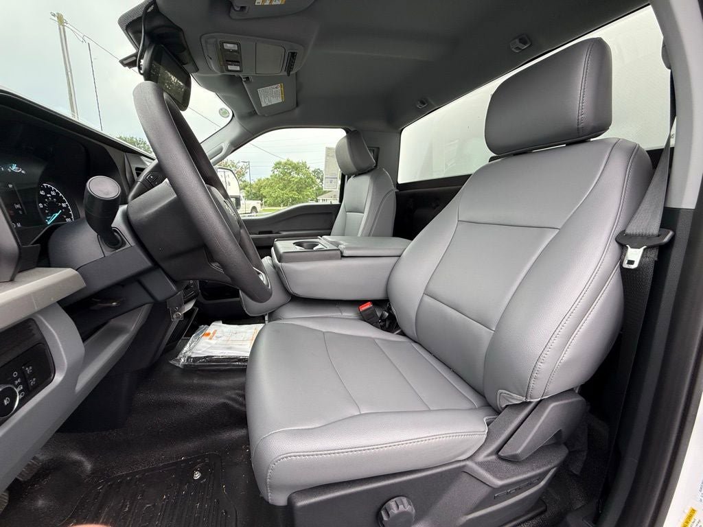 New 2025 Ford F550 2WD Regular Cab Super Duty image 11
