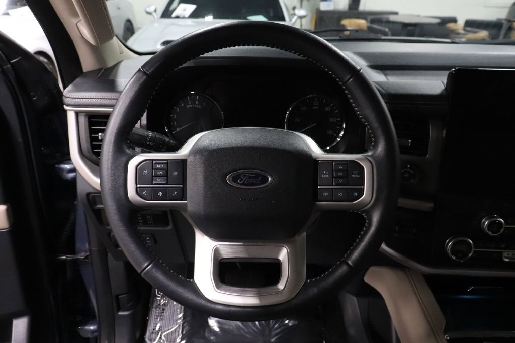 Used 2023 Ford Expedition XLT image 29
