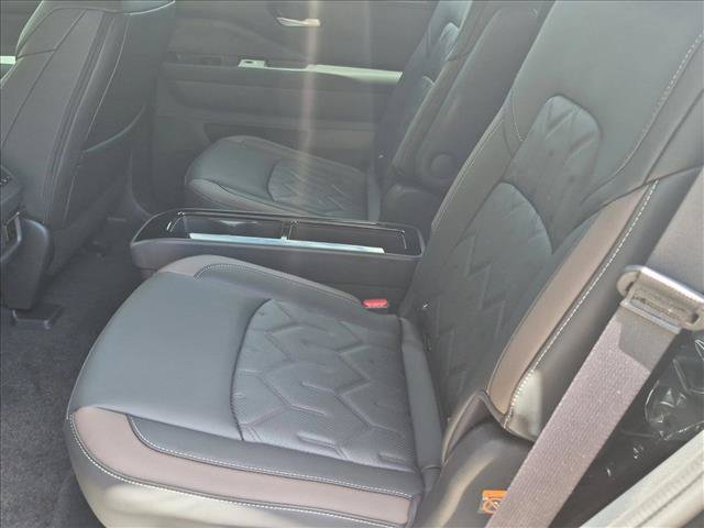 New 2026 Nissan Pathfinder Platinum FWD image 14