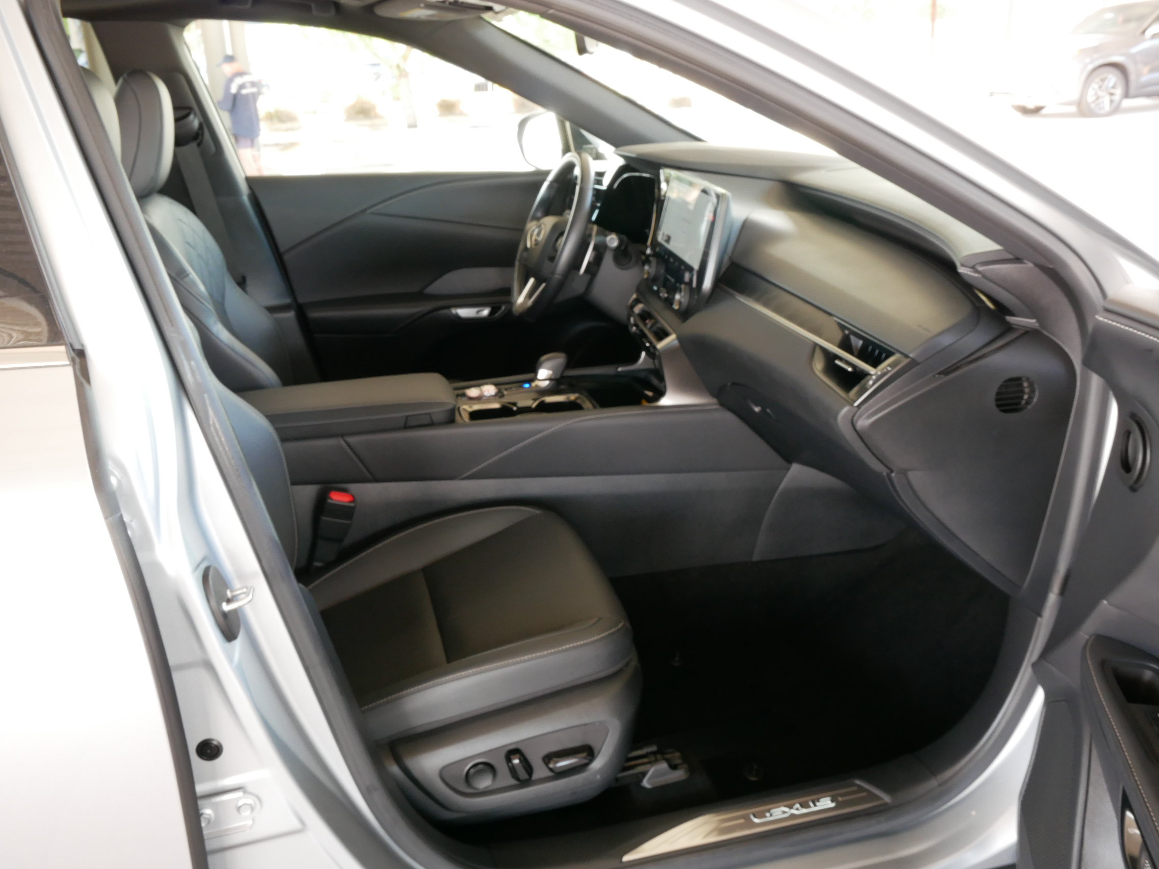 Certified 2025 Lexus RX 350 Premium w/ Accessory Package FWD image 10