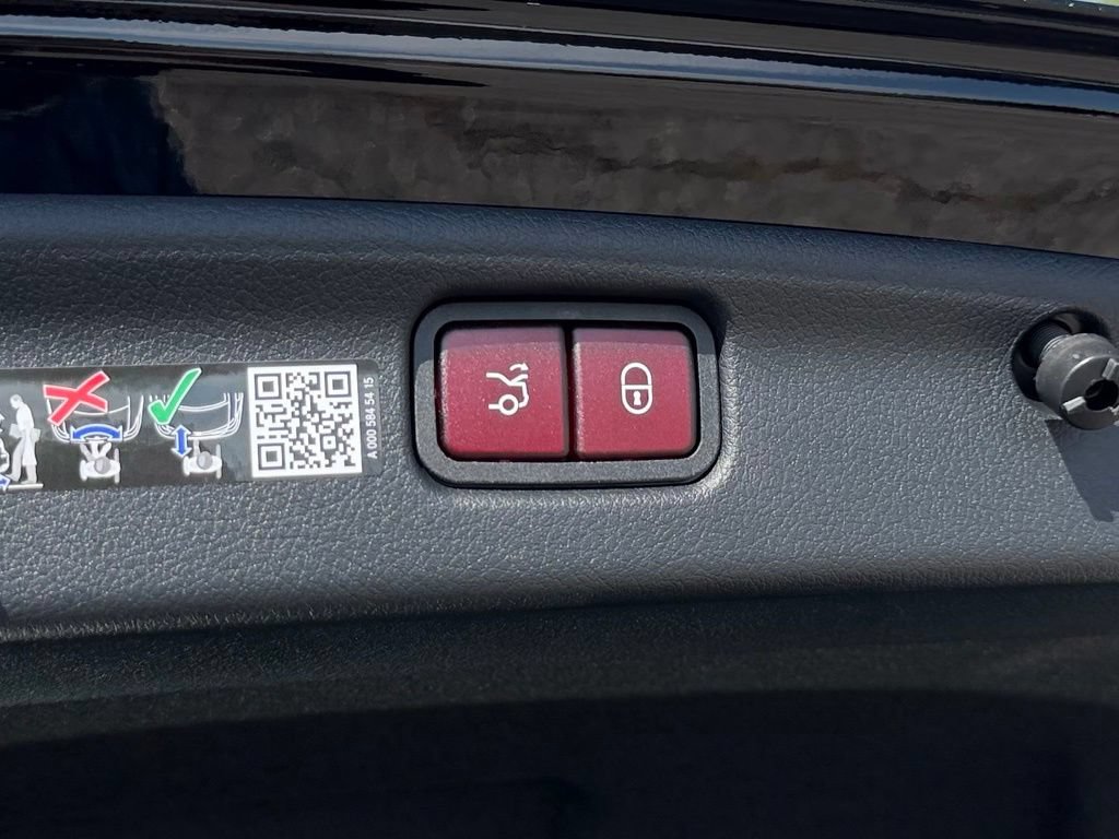 Used 2026 Mercedes-Benz C 300 Sedan image 10