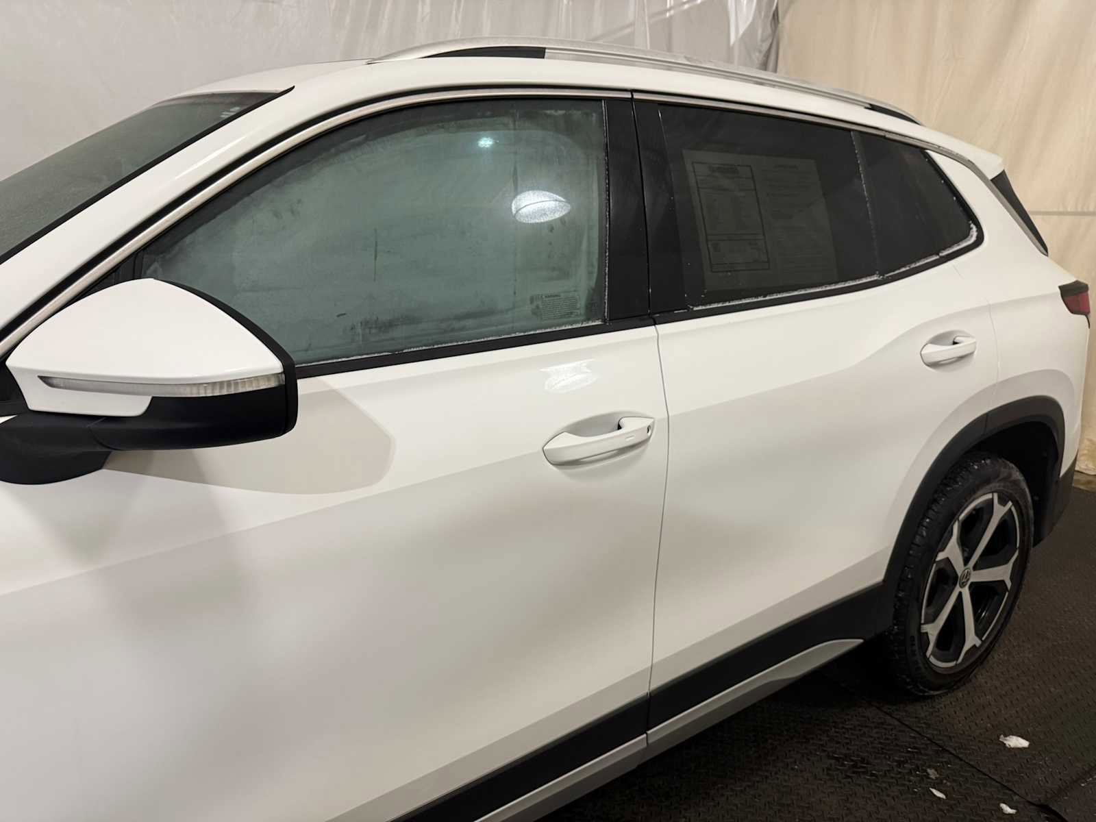 Certified 2025 Volkswagen Tiguan SE w/ Panoramic Sunroof Package image 7