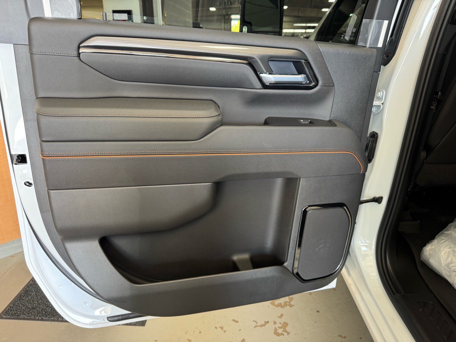 New 2026 GMC Sierra 2500 AT4 w/ AT4 Premium Plus Package AWD/4WD image 9