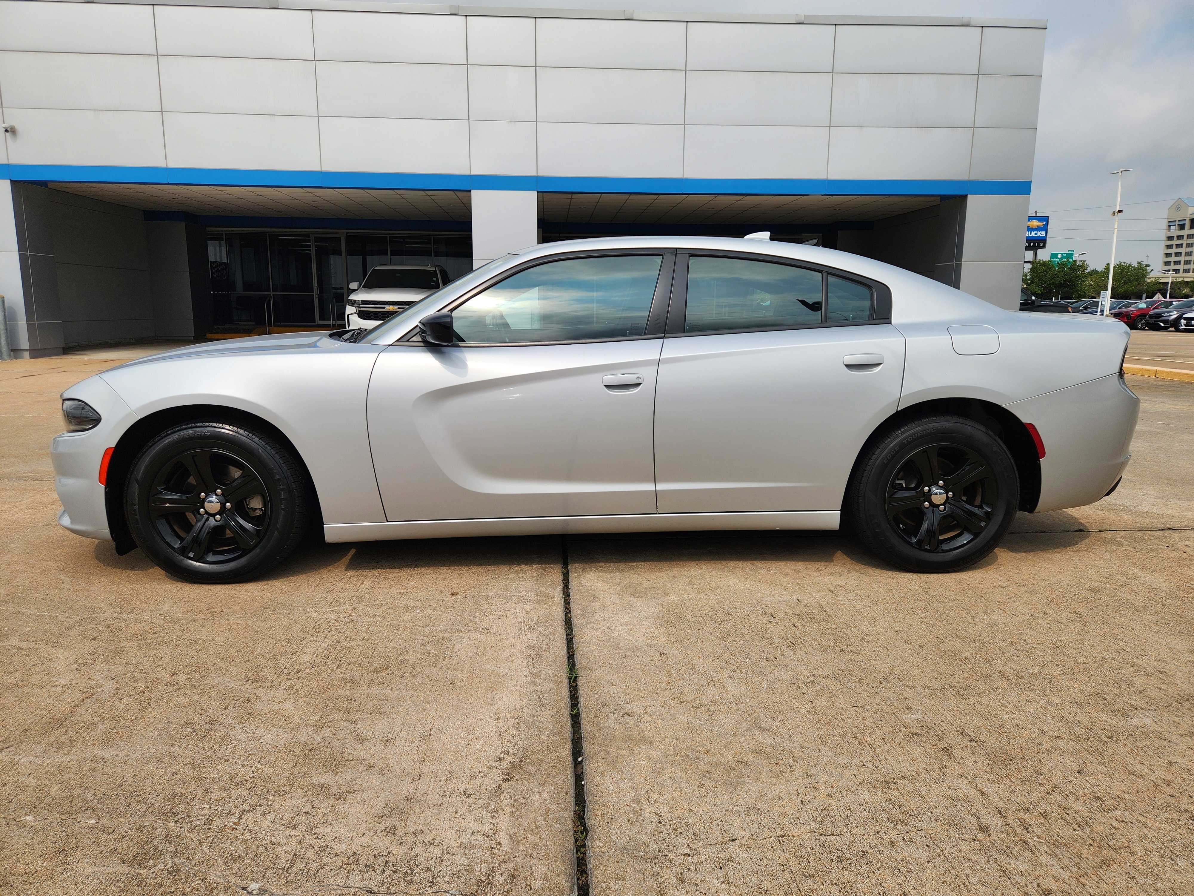 Used 2023 Dodge Charger SXT RWD image 5