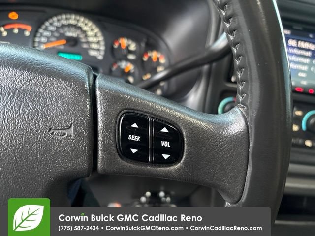 Used 2005 Chevrolet Silverado 2500 LT w/ Heavy-Duty Power Package AWD/4WD image 18