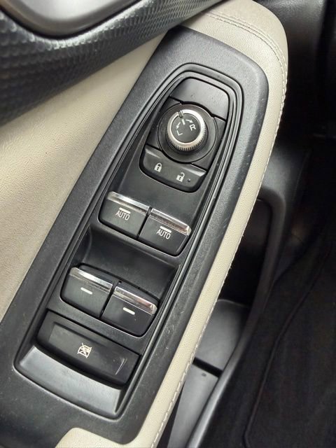 Used 2020 Subaru Forester Limited image 18