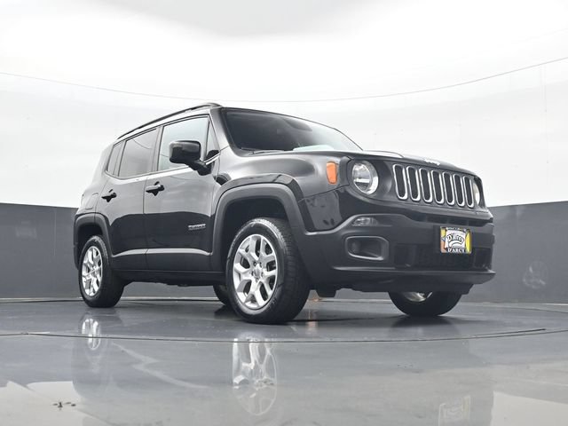 Used 2018 Jeep Renegade Latitude w/ Cold Weather Group AWD/4WD image 23