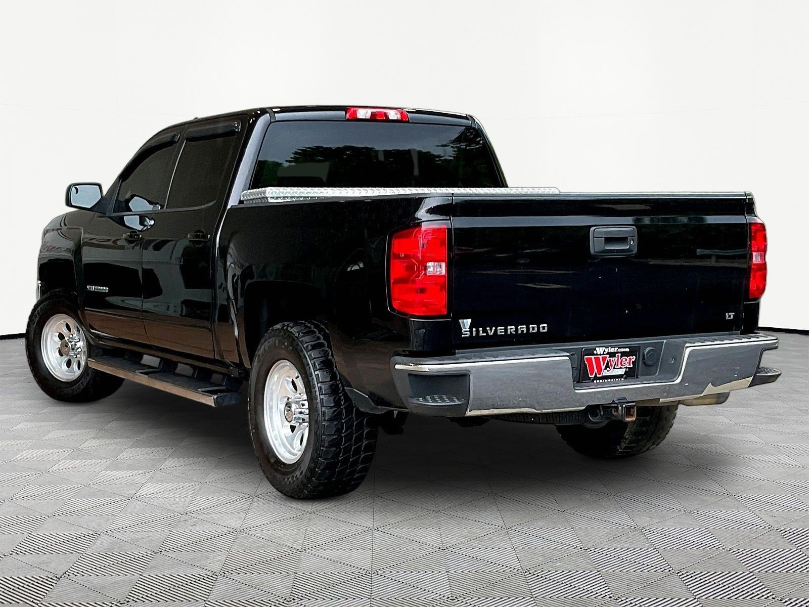 Used 2018 Chevrolet Silverado 1500 LT w/ All Star Edition AWD/4WD image 4