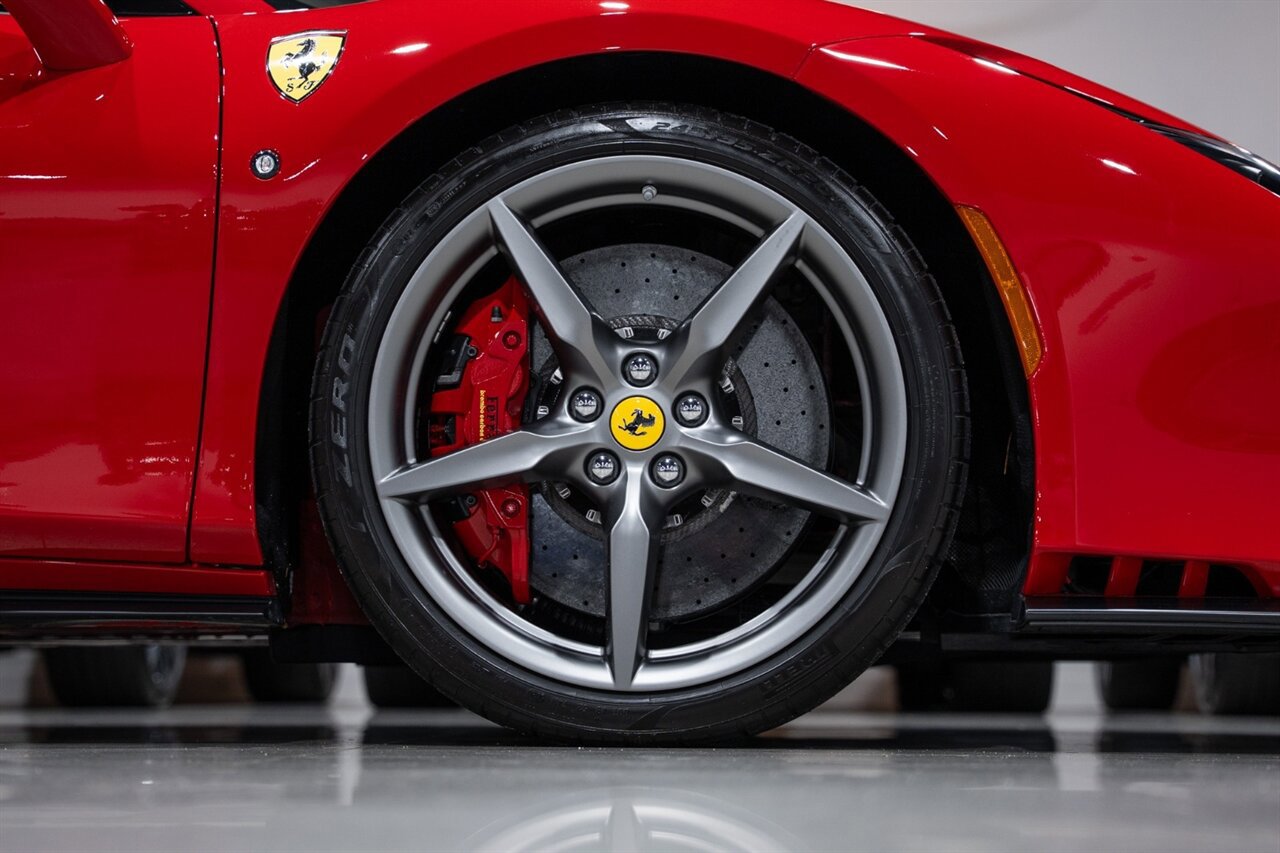 Used 2021 Ferrari F8 Tributo image 16