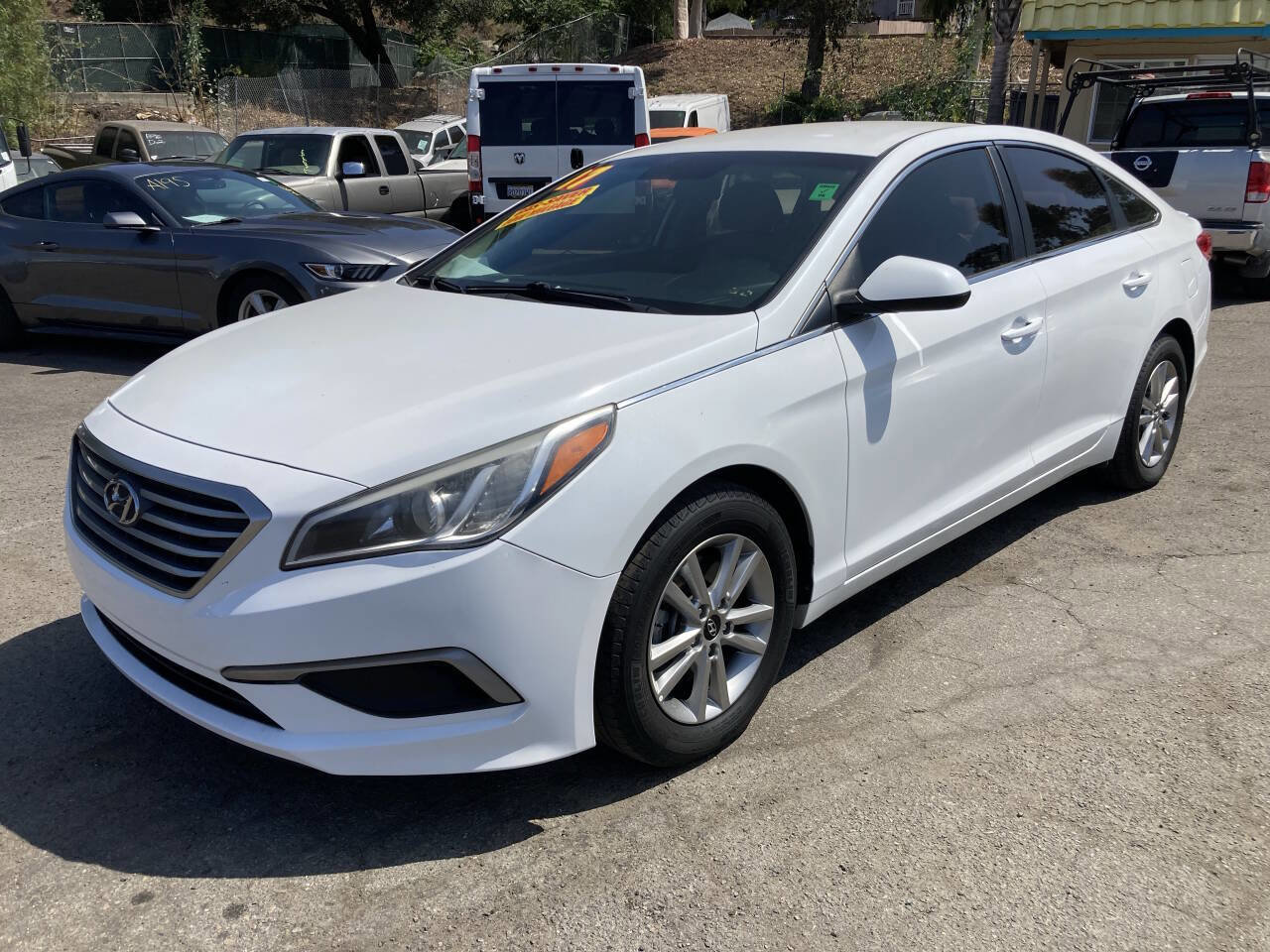 Used 2017 Hyundai Sonata SE image 3