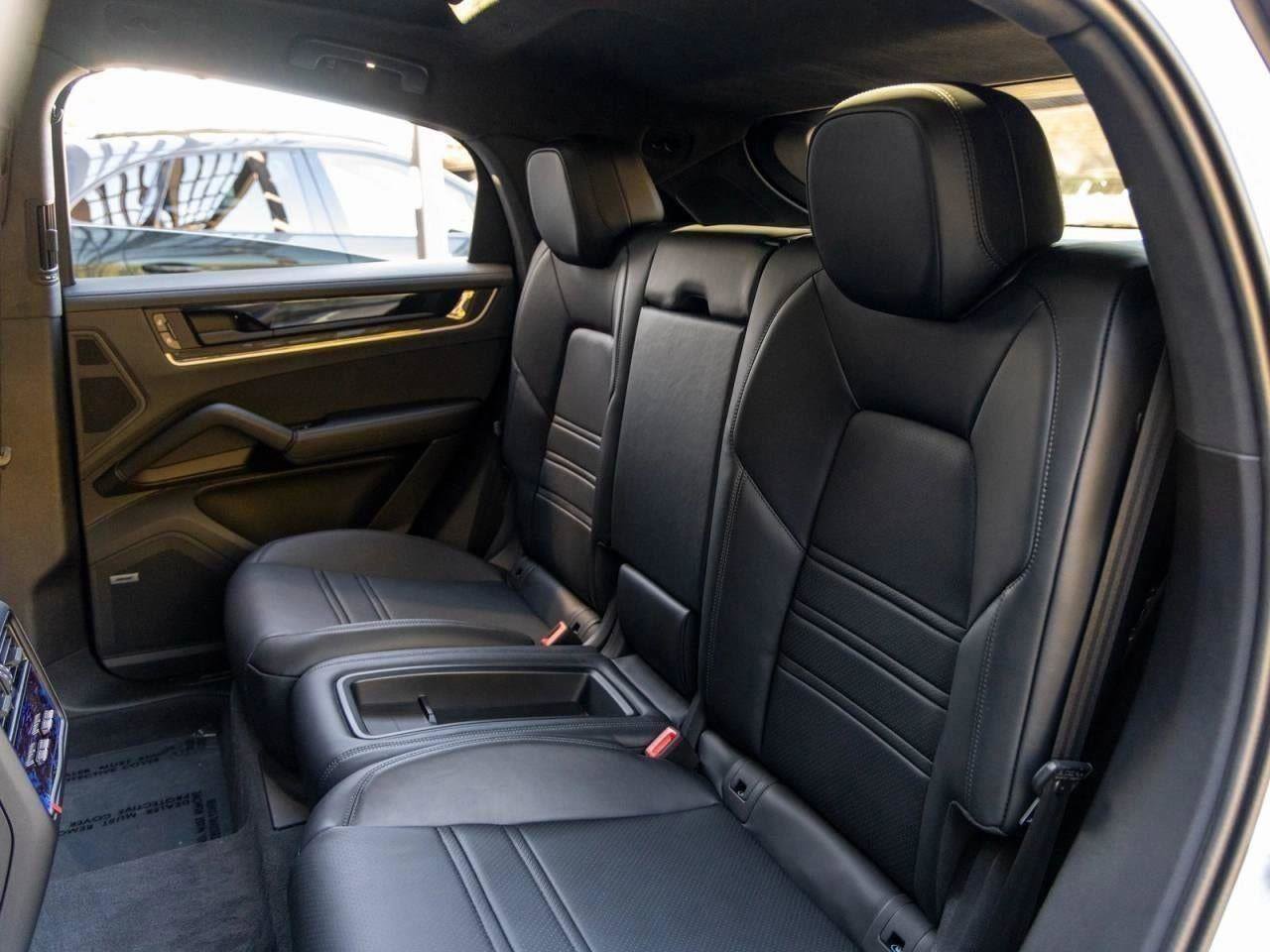 New 2025 Porsche Cayenne Turbo image 92