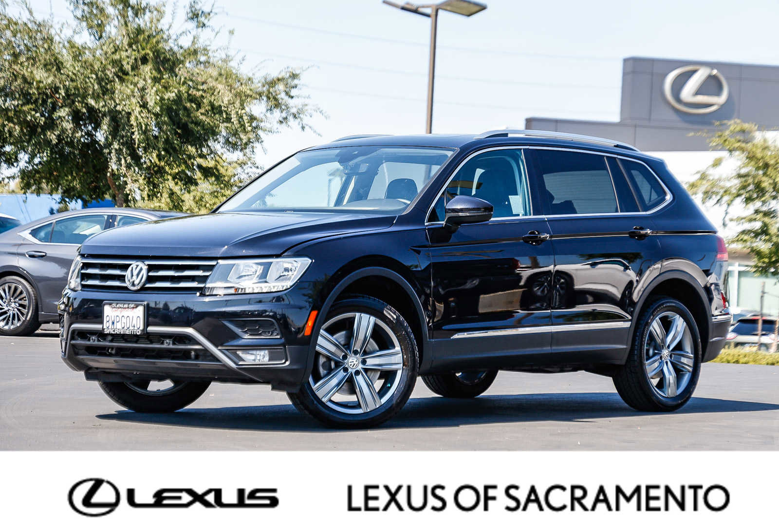 Used 2020 Volkswagen Tiguan SEL image 1