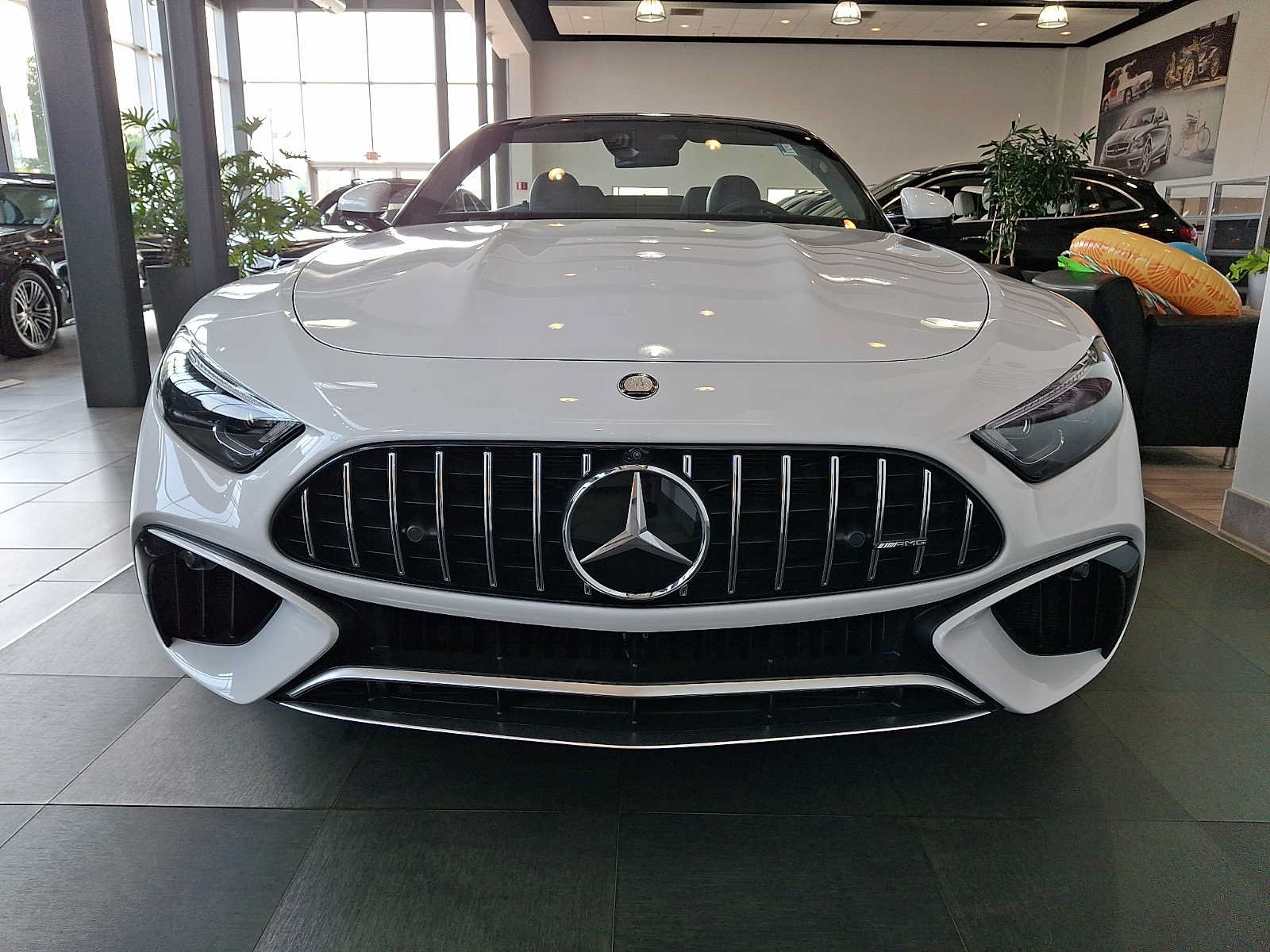 Used 2025 Mercedes-Benz SL 63 AMG S e Performance 4MATIC image 2